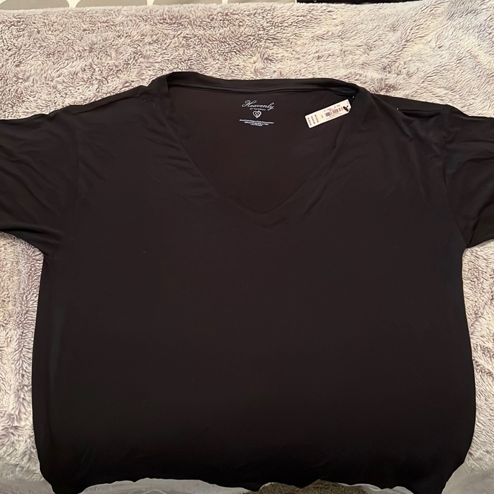 Heavenly by Victoria black t-shirt, size L